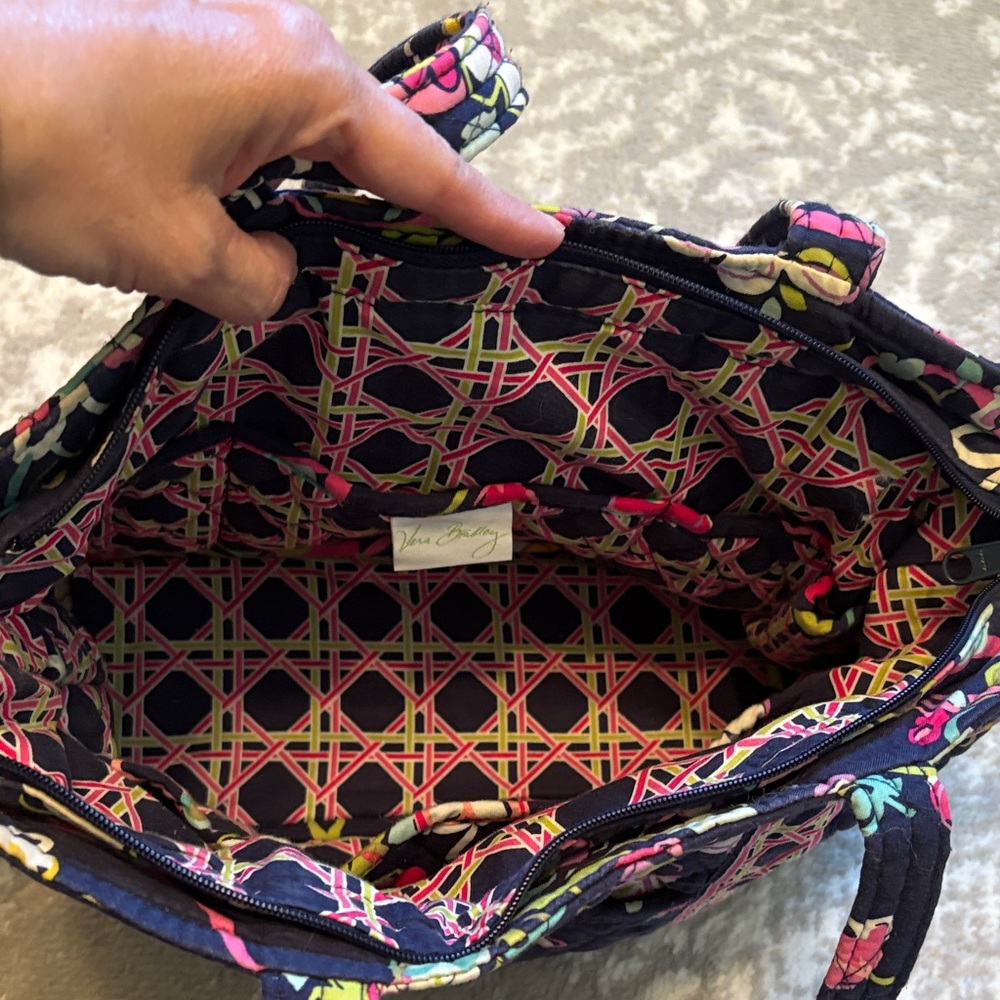 Vera Bradley Bag - Picture 3 of 4